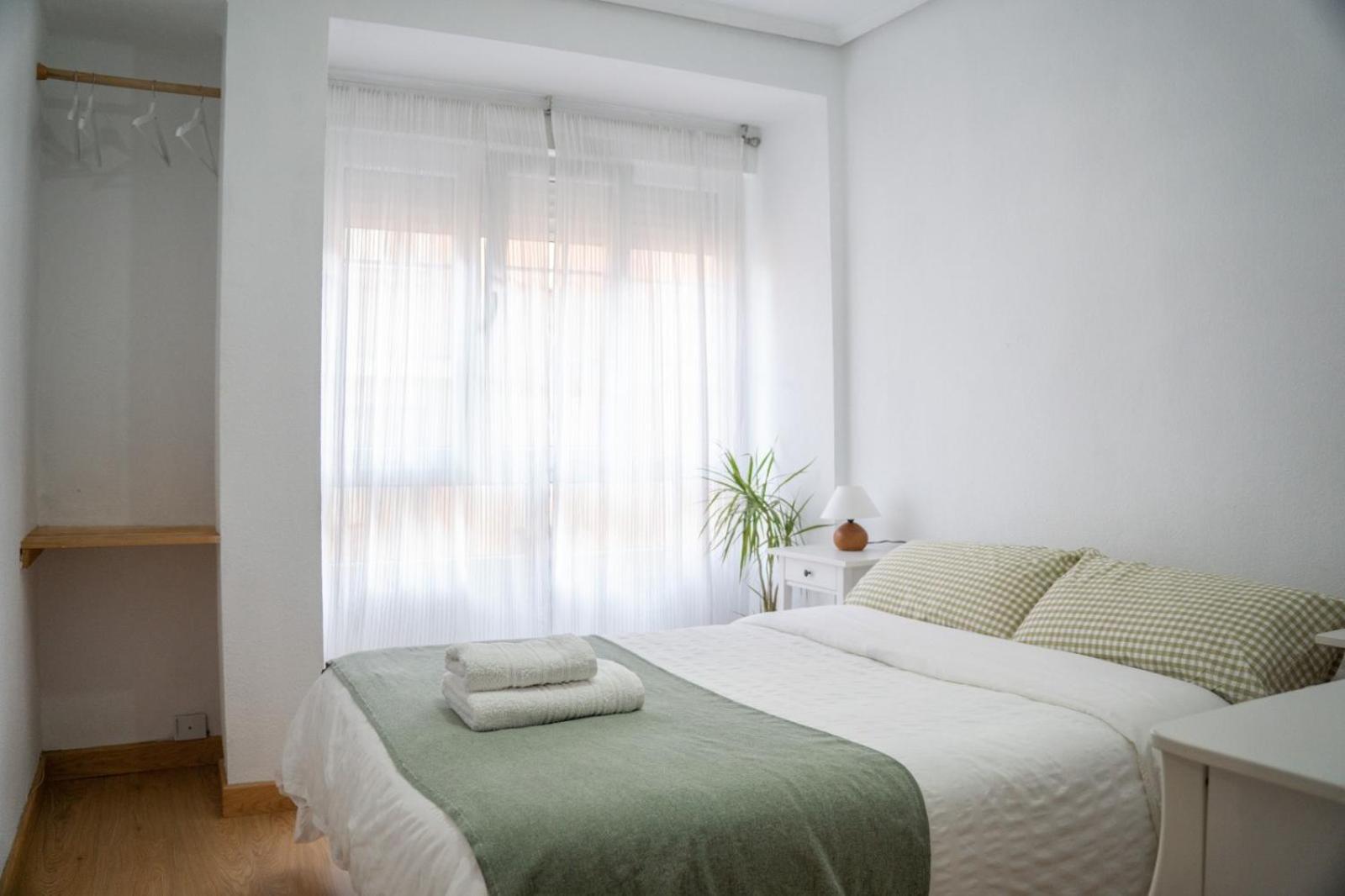 Piso Completo Cerca De Estacion Bus, Tren Y Ferrys Apartment ซานตานเดร์ ภายนอก รูปภาพ
